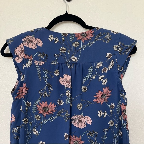 2/$30 Collective Concepts Blue and Pink Floral Sleeveless Blouse Top - Picture 6 of 11